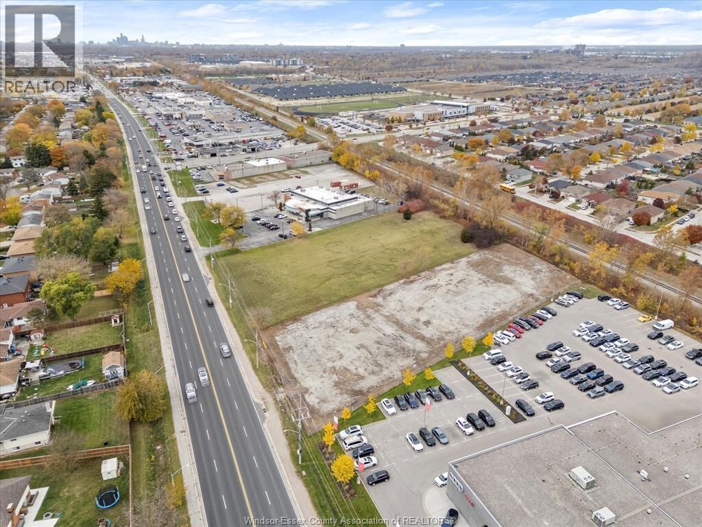 Property Photo:  10982 Tecumseh Road East  ON N8R 1A8 