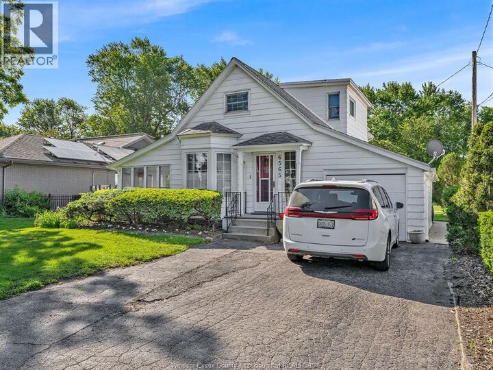 Property Photo:  6565 Riverside Drive East  ON N8S 1C1 