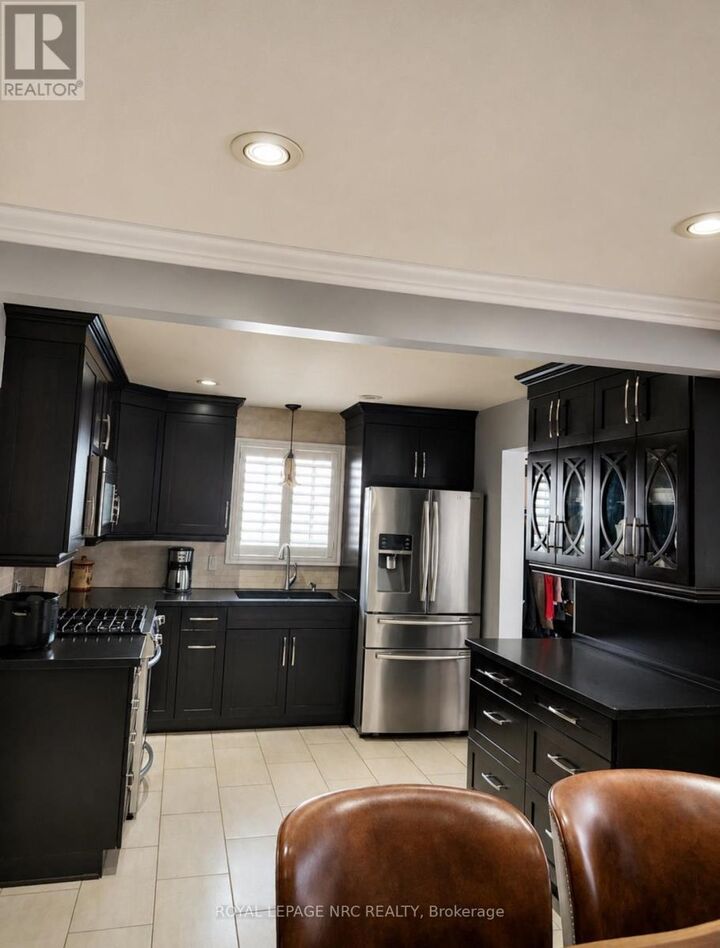 Property Photo:  7689 Trackview Street  ON L2H 2Z6 