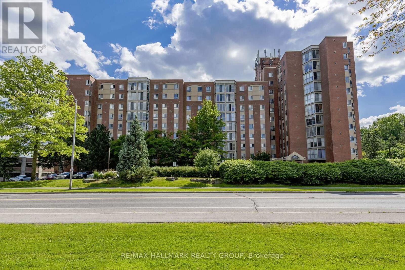 Property Photo:  960 Teron Road 1104  ON K2K 2B6 