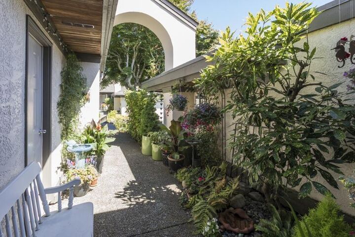 Property Photo: 12975 17 Avenue 4 BC V4A 8T3