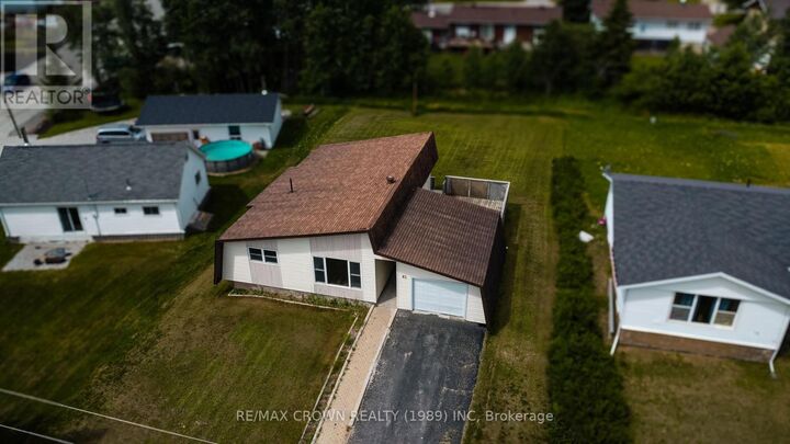 Property Photo: 82 Neesomadina Avenue ON P0M 1Z0