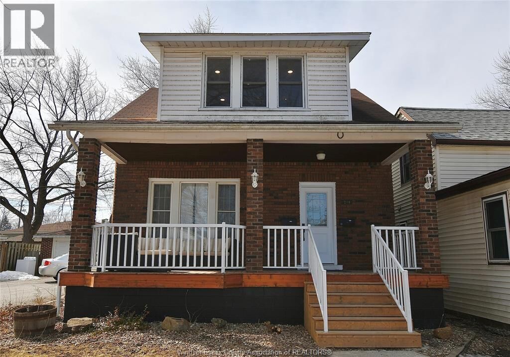 Property Photo:  298 George Street  ON N9V 2G4 