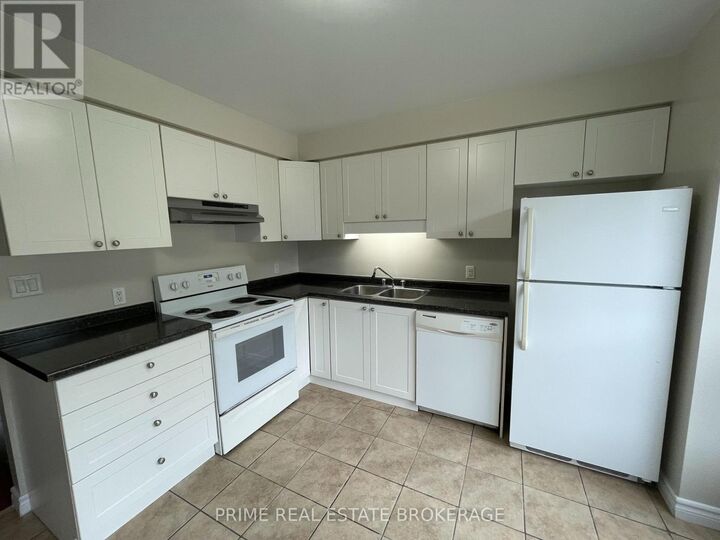 Property Photo:  135 Belmont Drive 31  ON N6J 4J3 