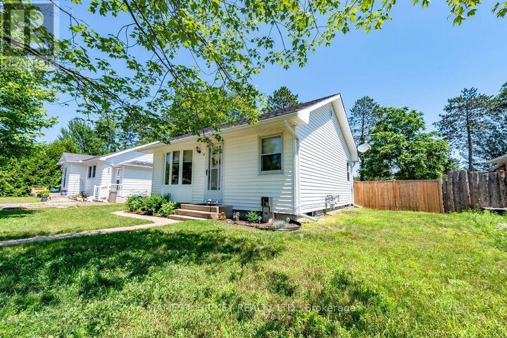 Property Photo: 15 Summit Street ON K0J 1P0