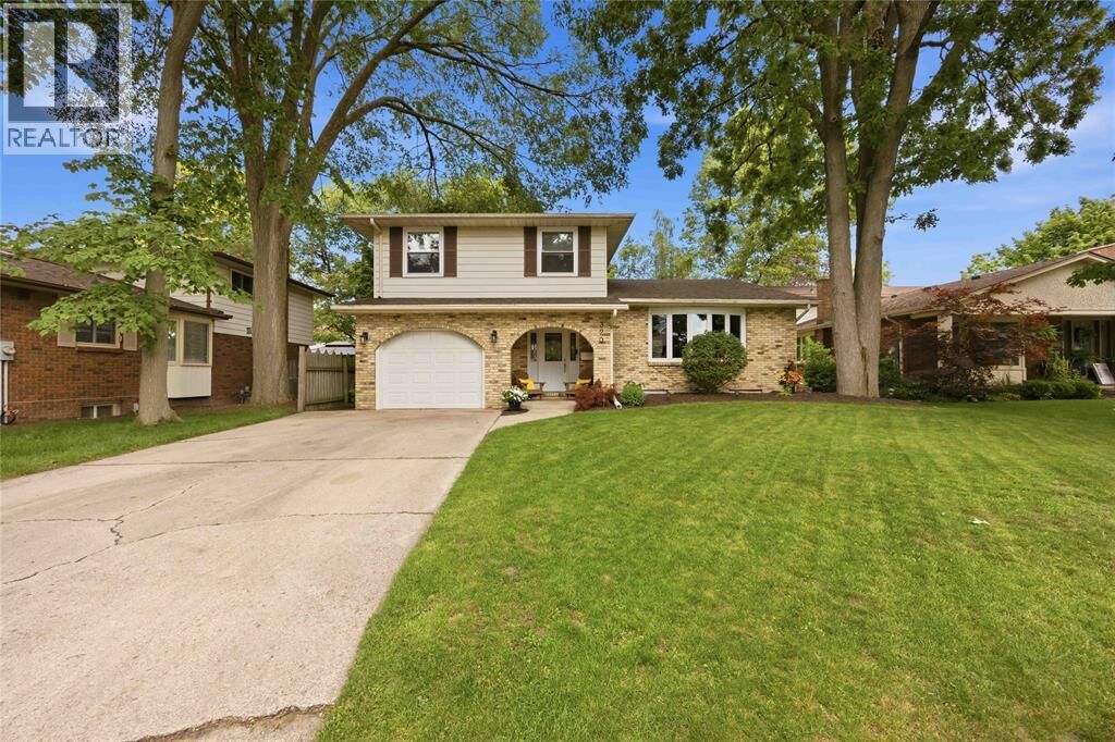 Property Photo:  320 Laurentian Crescent  ON N7S 4W5 