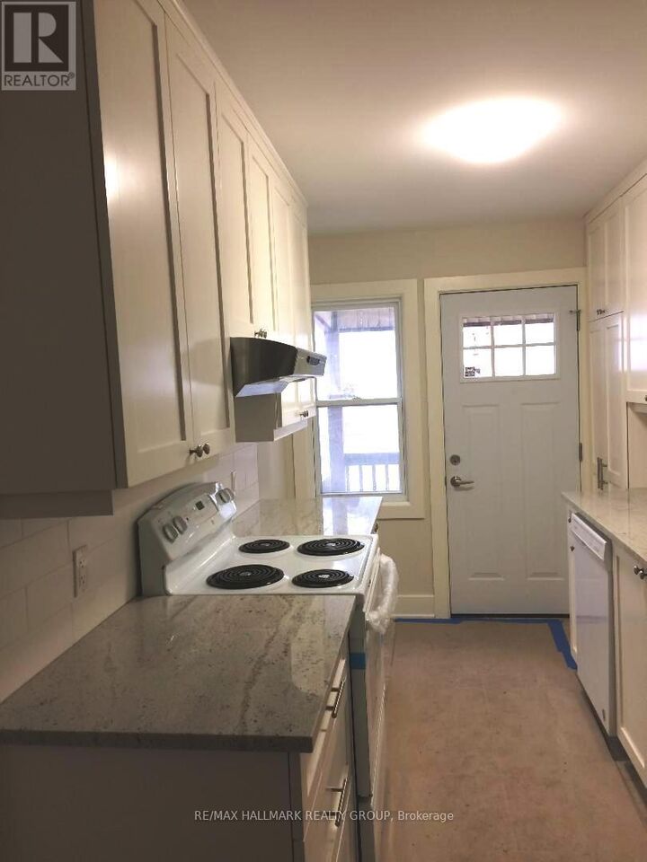 Property Photo: 568 Gladstone Avenue ON K1R 5P3