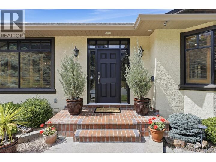 Property Photo: 992 Quail Court BC V2B 8P2