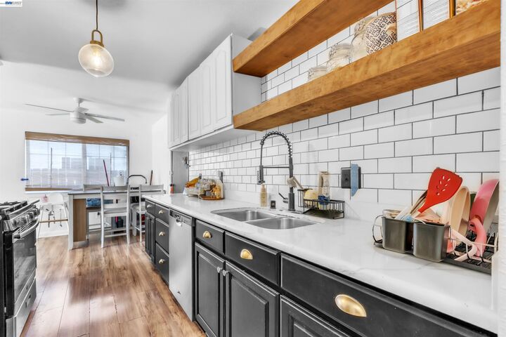 Property Photo:  425 E Tabor Ave  CA 94533 