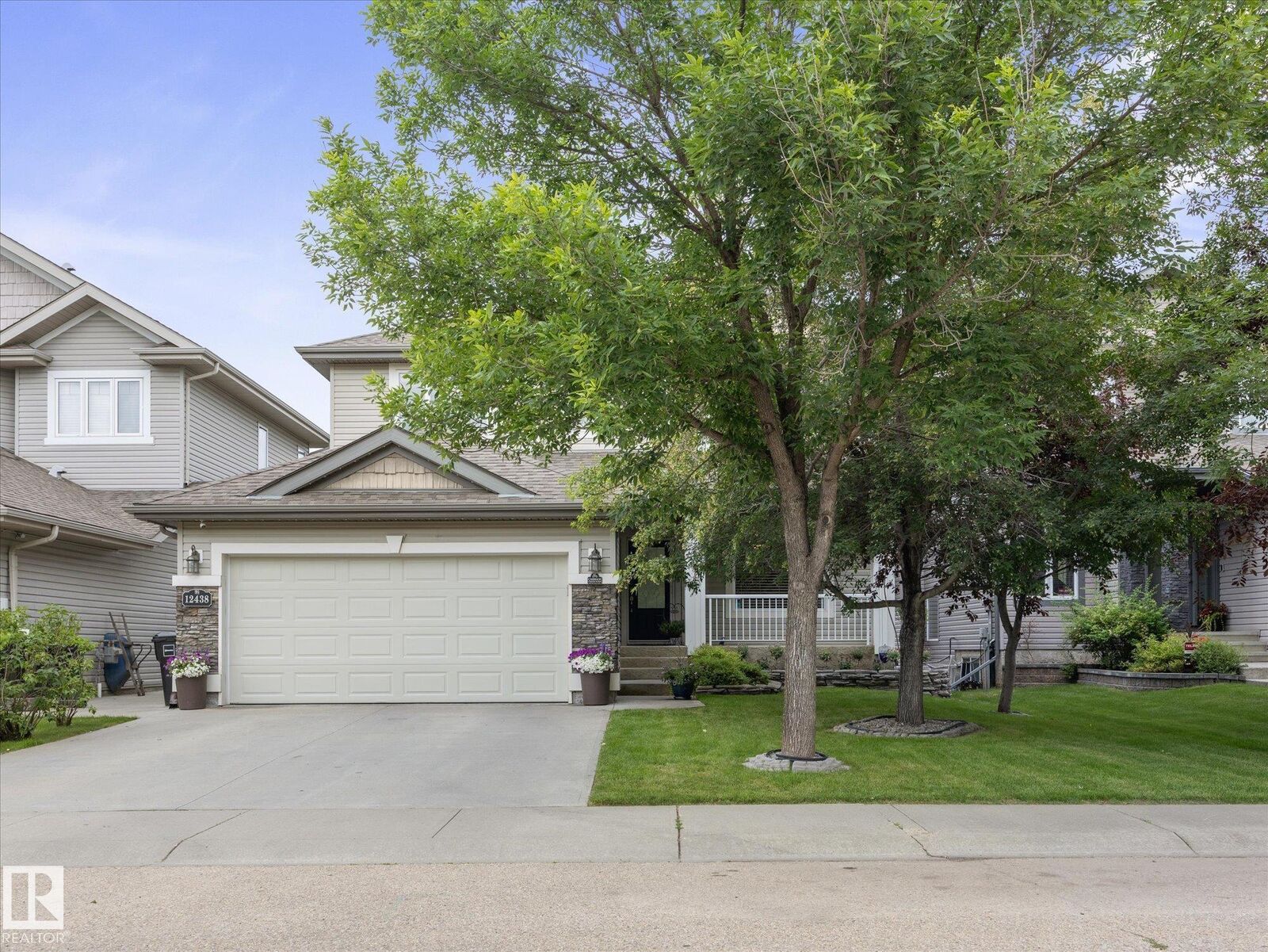Property Photo:  12438 18A Avenue SW  AB T6W 1V9 