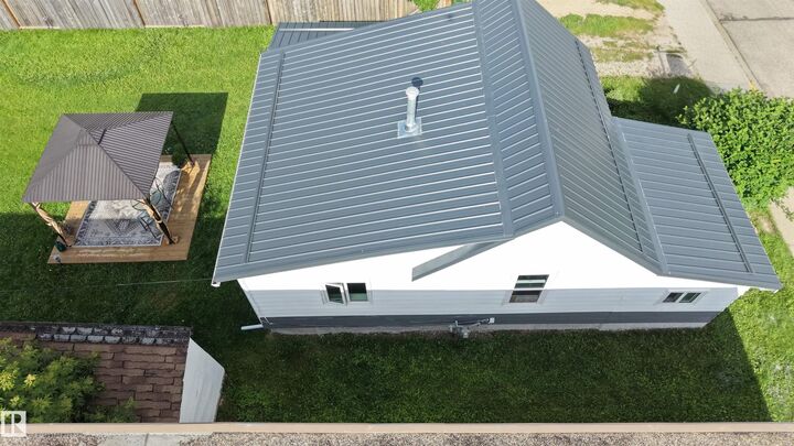 Property Photo: 4912 49 Avenue AB T0E 1V0