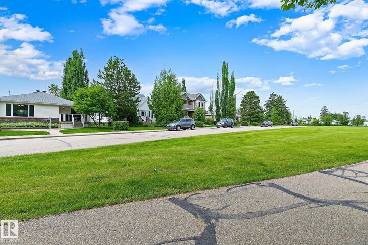 Property Photo: 31 River Drive AB T9G 1B6