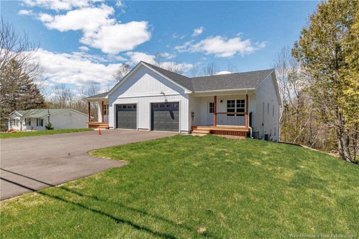 329 Hampton Road — photo 1