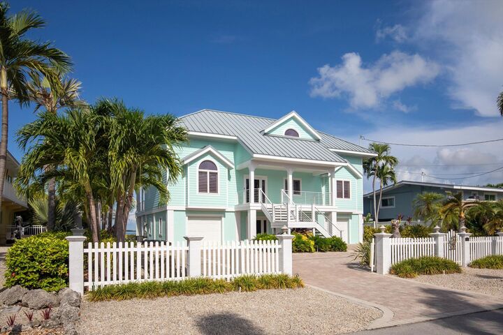 Property Photo: 1046 Flagship Drive FL 33042