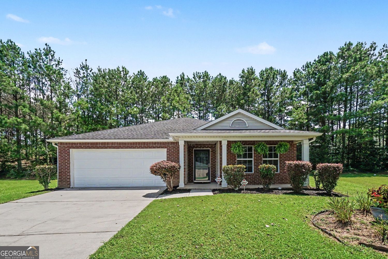 Property Photo:  460 Pinevale Court  GA 30349 
