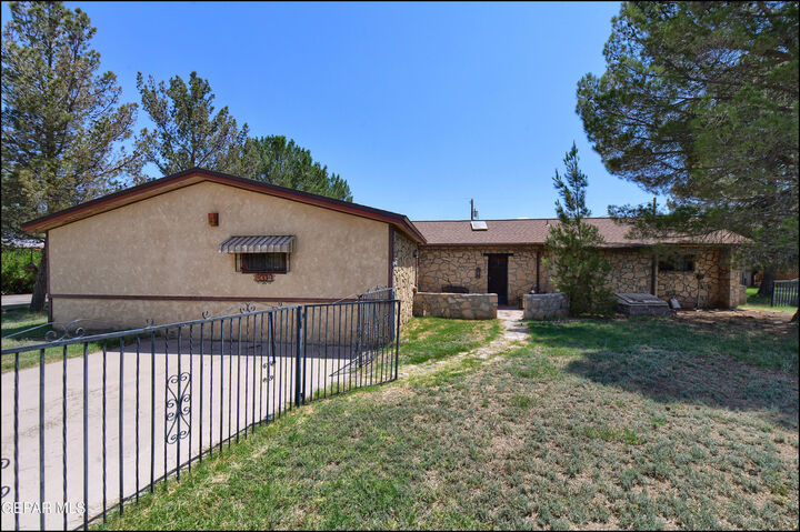 Property Photo:  4204 Emory Road  TX 79922 