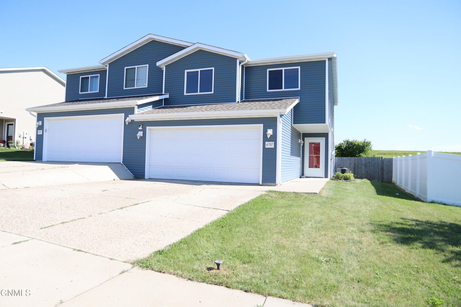 Property Photo:  4707 Impala Court NW  ND 58554 