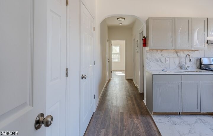 Property Photo: 86 Abinger Pl 2R NJ 07106