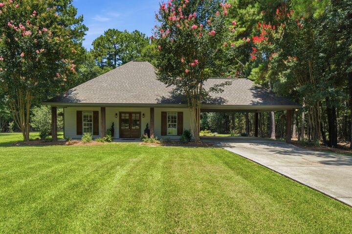 Property Photo:  301 Warren Lott Road  MS 39482 