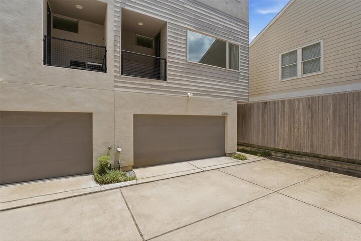 Property Photo: 2338 Commerce Street TX 77003