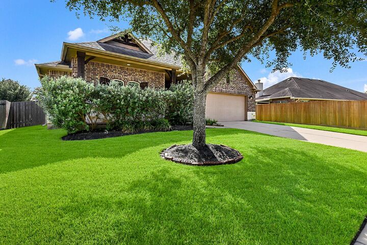 Property Photo: 4318 San Pellegrino Place TX 77493