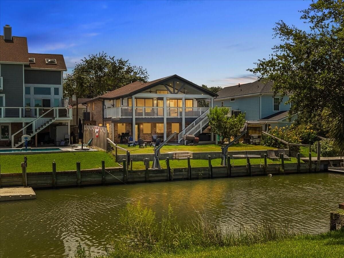 Property Photo:  23 Harbor Lane  TX 77565 