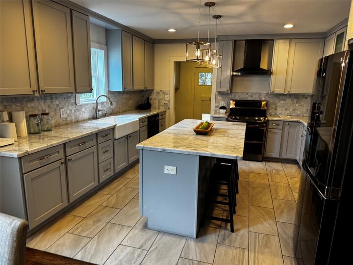 Property Photo: 903 English Street TX 77009