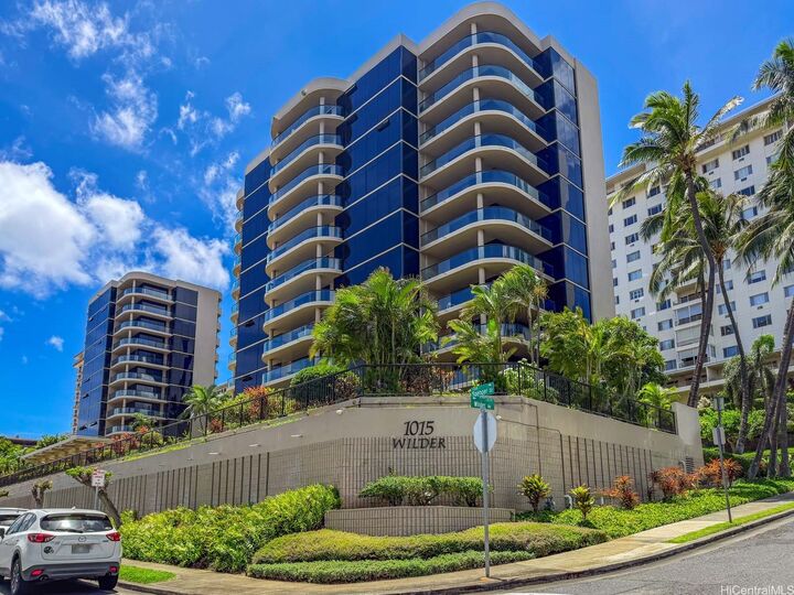 Property Photo:  1015 Wilder Avenue 305  HI 96822 