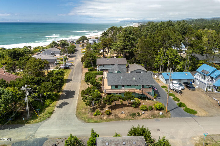 Property Photo:  115 Fishing Rock Street  OR 97341 