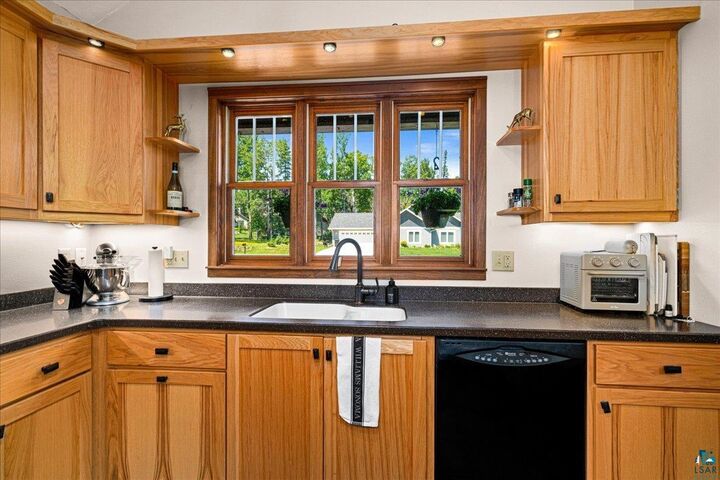 Property Photo:  1332 Harbor Hills Dr  MN 55616 