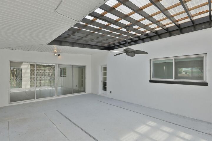 Property Photo: 704 E River Drive FL 33617