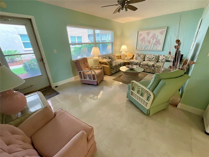 Property Photo: 10034 64th Avenue N 11 FL 33708