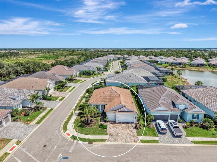 Property Photo:  12365 Vieste Court  FL 34293 