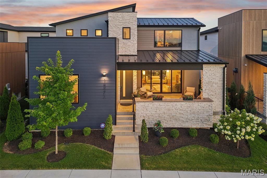 Property Photo: 16472 Edge Water Avenue MO 63017