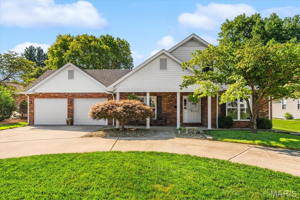 Property Photo: 40 Pebble Hill Drive IL 62223