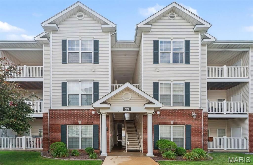 Property Photo:  29 Kassebaum Lane 106  MO 63129 