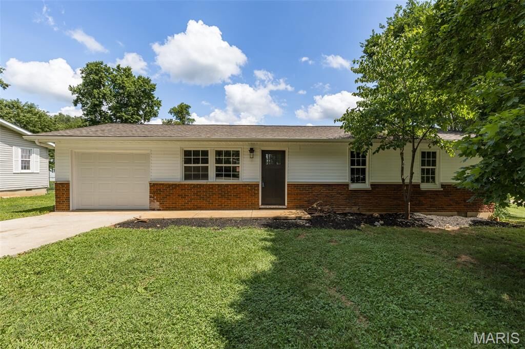Property Photo: 211 Columbia Drive MO 63628