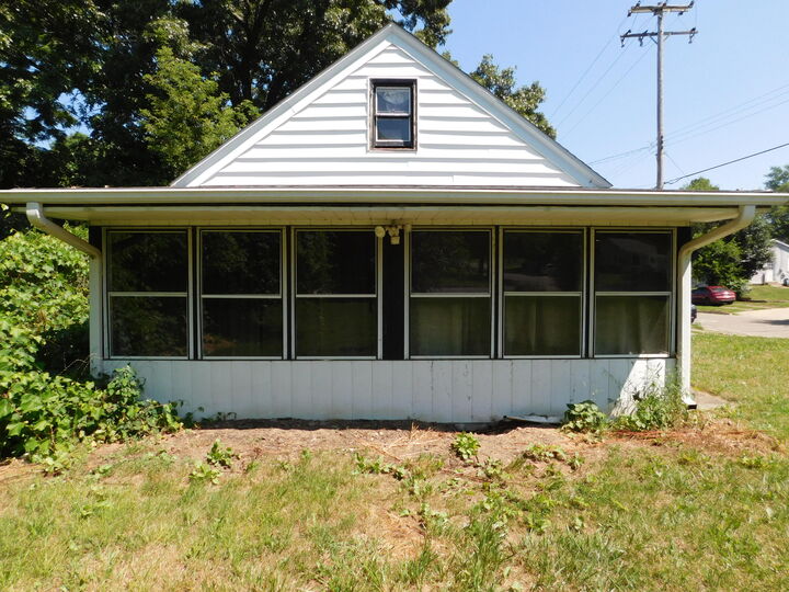 Property Photo:  285 Bechman Avenue N  MI 49015 
