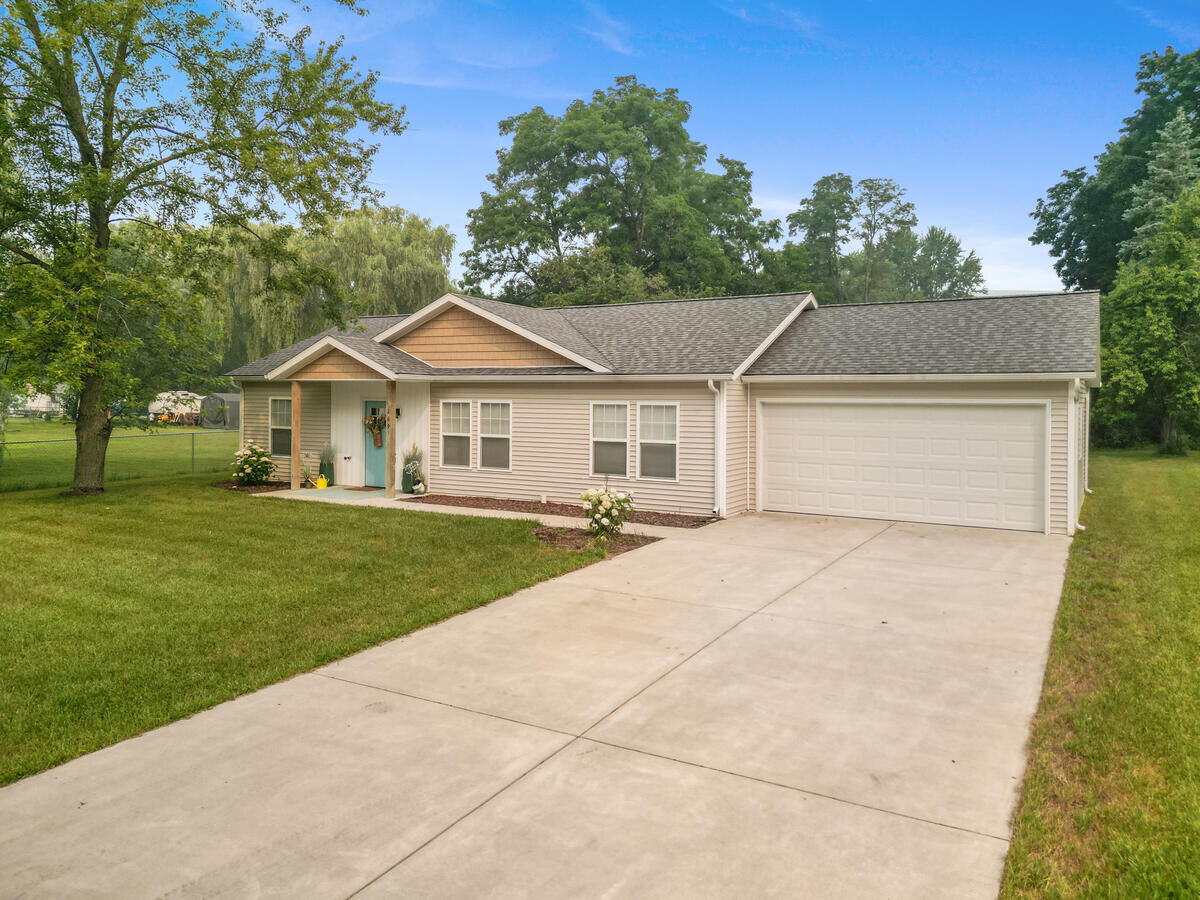 Property Photo:  269 W Brooks Street  MI 49337 