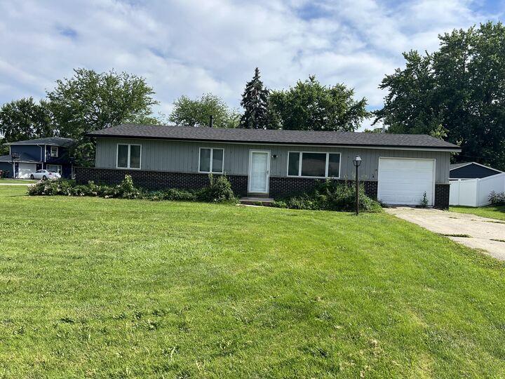 Property Photo: 1 Shell Court IL 60543