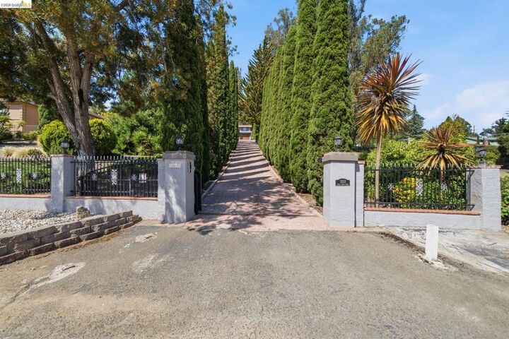 Property Photo: 11133 Golf Links Rd CA 94605