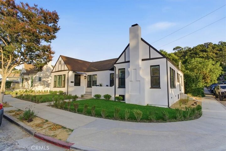 Property Photo:  900 Brier Lane  CA 91205 