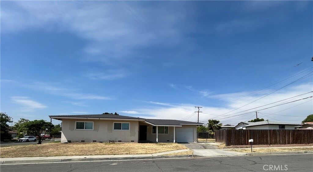 Property Photo: 390 E Carter CA 92376