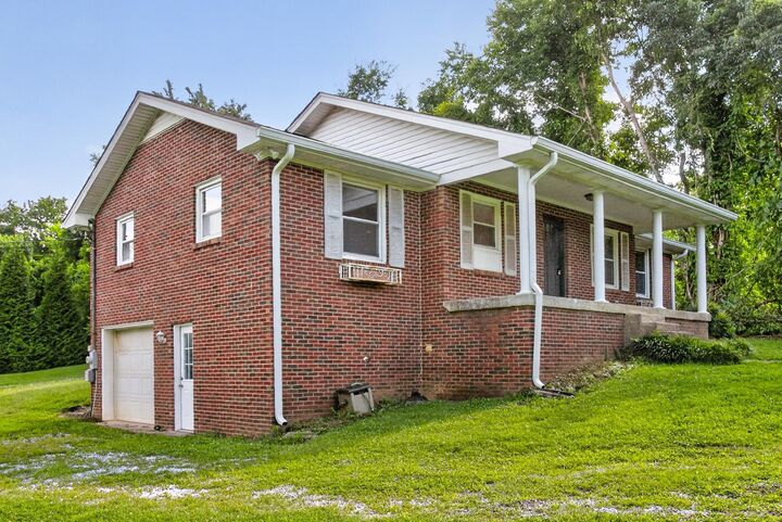 Property Photo: 1455 Dividing Ridge Rd TN 37072