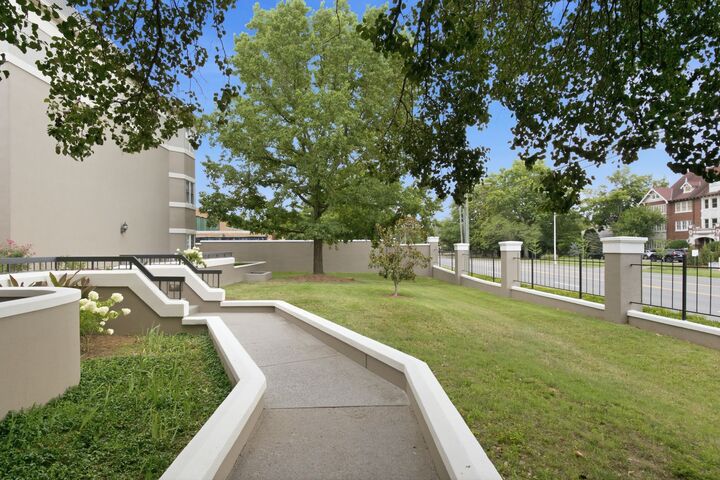 Property Photo:  3818 West End Ave 114  TN 37205 
