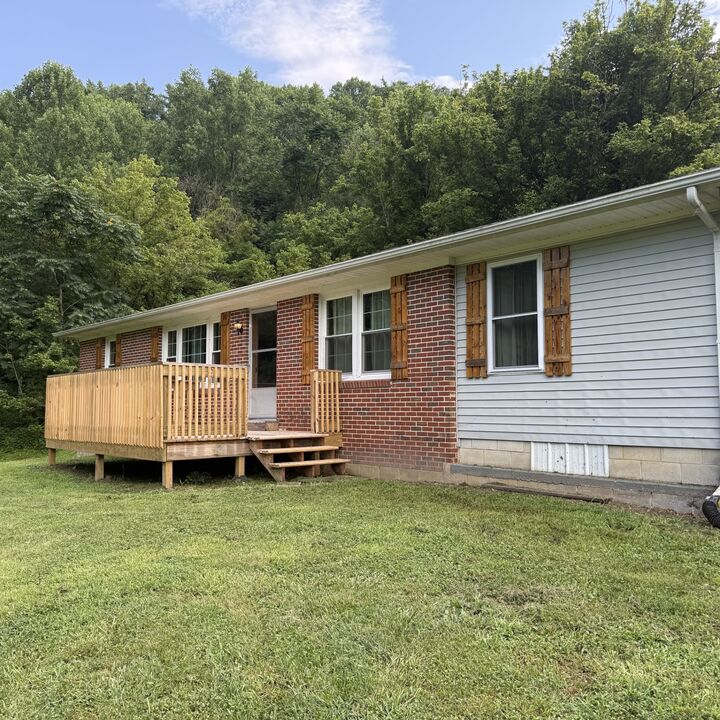 Property Photo:  2625 Wartrace Hwy  TN 37145 