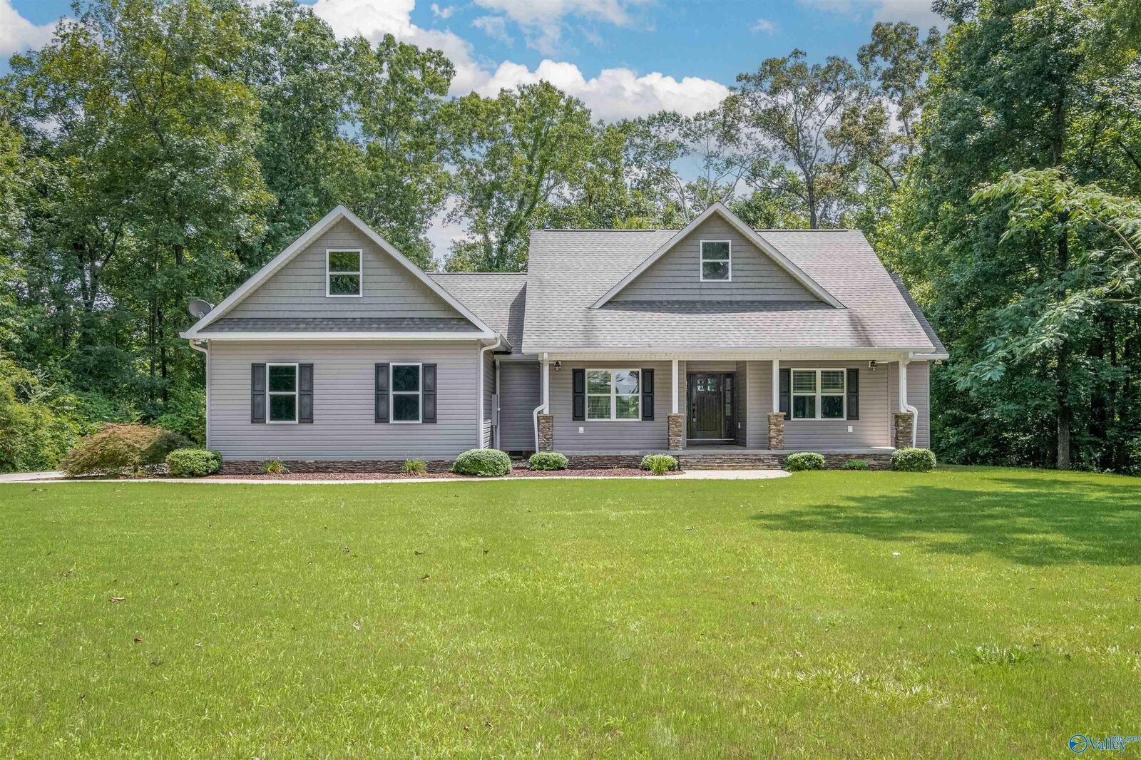 Property Photo:  331 James Road  AL 35903 