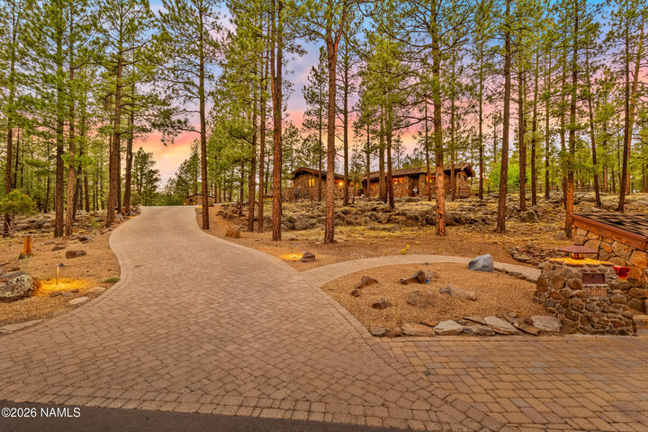 Property Photo: 2901 N Creekside Drive AZ 86001