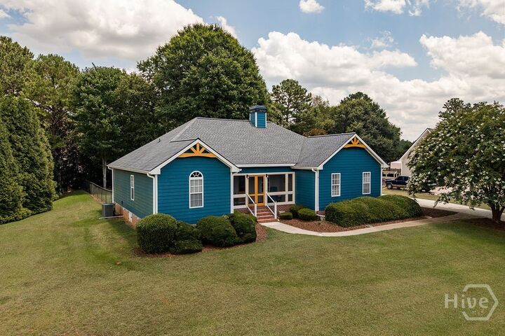 Property Photo: 381 Timberidge Court GA 30605
