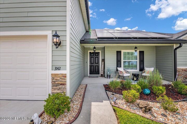 Property Photo: 3142 Valiant Court FL 32043